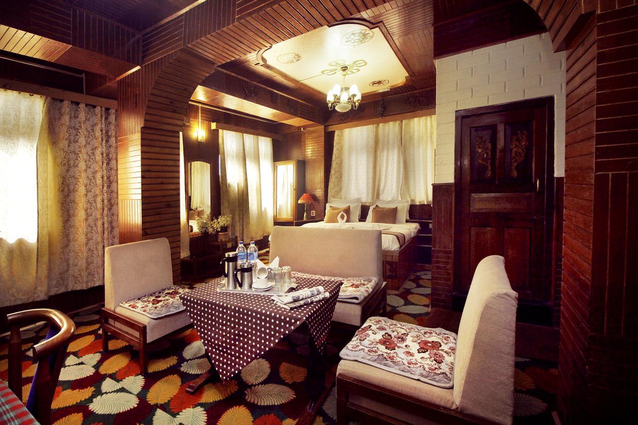 Hotel Soyang Uva Gangtok Exteriör bild